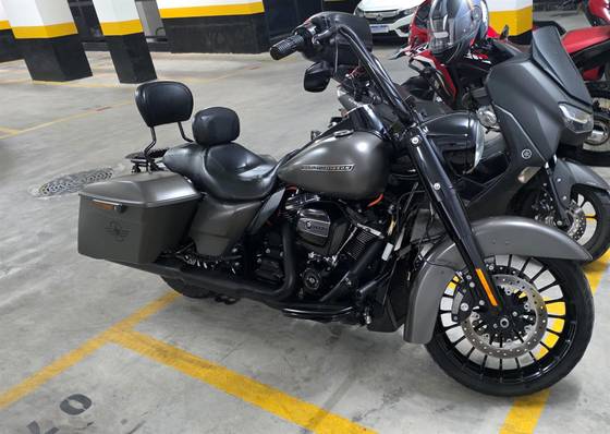 HARLEY-DAVIDSON ROAD KING SPECIAL 